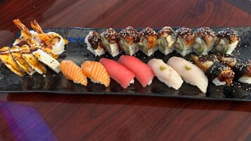 Had to have some sushi before we left Katy...yum!